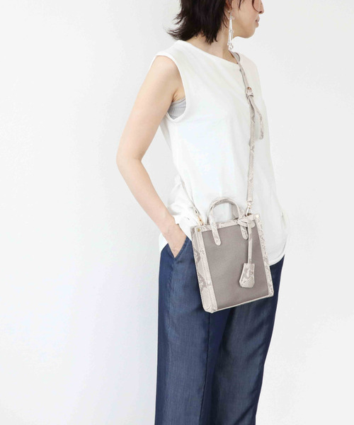 Three Four Time（ｽﾘｰﾌｫｰﾀｲﾑ）の「スクエア型ミニショルダー（ショルダーバッグ・レディース・ブラック/グレー/ブルー/キャメル・ONE SIZE）」の10枚目の写真