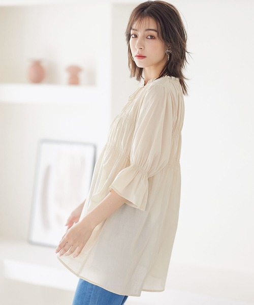 KOBE LETTUCE（コウベレタス）の「シャーリングギャザーチュニックトップス（チュニック・レディース・オフホワイト/グリーン/ベージュ系その他・FREE）」の7枚目の写真