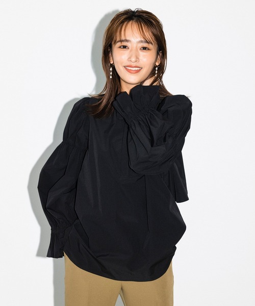 ROPE' PICNIC（ロペピクニック）の「キャンディースリーブラッフルブラウス（シャツ/ブラウス・レディース・ブラック/ホワイト/ダークラベンダー・38）」の4枚目の写真