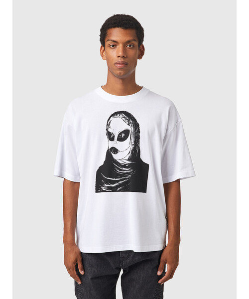 DIESEL（ディーゼル）の「メンズ Tシャツ ルーズフィット BCI サステナブル（Tシャツ/カットソー・メンズ・ホワイト/ブラック・LARGE/MEDIUM/SMALL/XX-LARGE/X-SMALL/X-LARGE）」の9枚目の写真