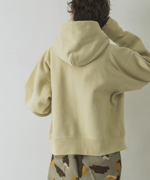 Champion（チャンピオン）の「『別注』Champion×URBANRESEARCH Reverse Weave Parka（パーカー・レディース・オリーブ/グレー/ベージュ・FREE）」の14枚目の写真