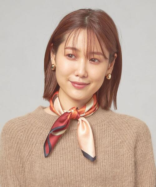 closet story（クローゼットストーリー）の「＜closet story（クローゼットストーリー）＞ブロッキングカラー スカーフ（バンダナ/スカーフ・レディース・ブラック/ワインレッド・FREE）」の2枚目の写真