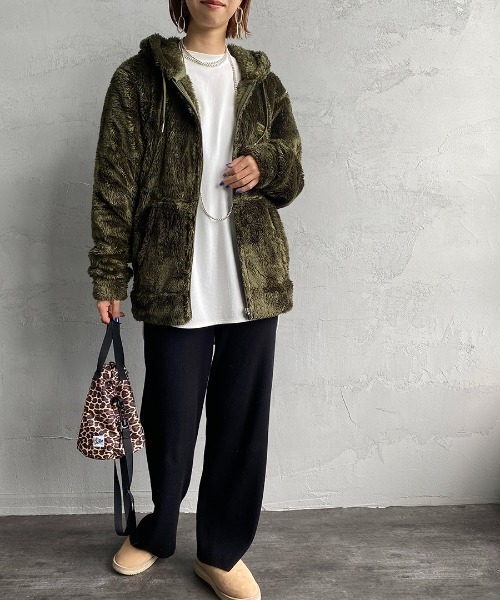 Champion（チャンピオン）の「【WEB限定】[Champion/チャンピオン] ボアフリース ジップフードジャケット（その他アウター・レディース・ブラック/ベージュ/オリーブ/チャコール・M/L/XL）」の4枚目の写真