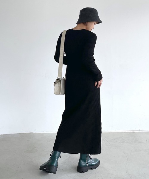 PAGEBOY(ページボーイ)の「キーネックニットワンピース(ワンピース・レディース・ブラック/アイボリー・FREE)」の7枚目の写真