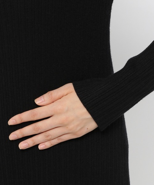 PAGEBOY(ページボーイ)の「キーネックニットワンピース(ワンピース・レディース・ブラック/アイボリー・FREE)」の13枚目の写真