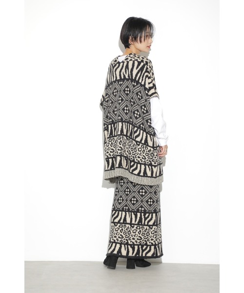 mag.by c(マグバイシー)の「(mag.by c)アニマルジャカードベスト(ベスト・レディース・ブラック・ONE SIZE)」の3枚目の写真