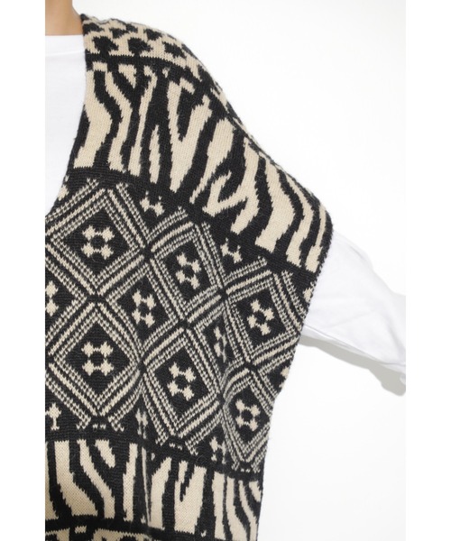 mag.by c(マグバイシー)の「(mag.by c)アニマルジャカードベスト(ベスト・レディース・ブラック・ONE SIZE)」の4枚目の写真