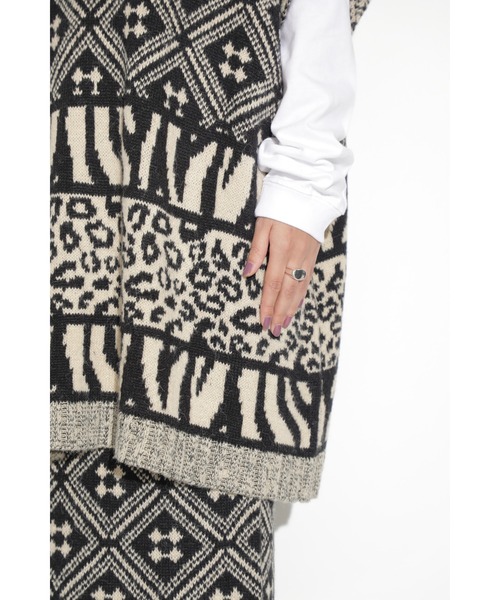 mag.by c(マグバイシー)の「(mag.by c)アニマルジャカードベスト(ベスト・レディース・ブラック・ONE SIZE)」の7枚目の写真