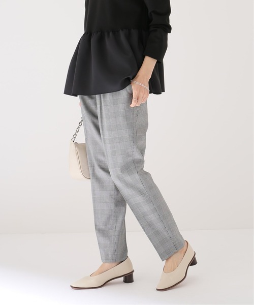 La TOTALITE(ラトータリテ)の「裏起毛イージーテーパードパンツ【手洗い可能】(その他パンツ・レディース・ブラック/アイボリー/マルチ・38/36)」の3枚目の写真