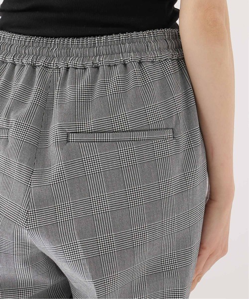 La TOTALITE(ラトータリテ)の「裏起毛イージーテーパードパンツ【手洗い可能】(その他パンツ・レディース・ブラック/アイボリー/マルチ・38/36)」の17枚目の写真