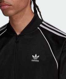 adidas（アディダス）の「アディカラークラシックス SST ハイ