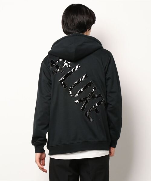 CERCA(チェルカ)の「RM/エナメルロゴ ジップアップ パーカー(パーカー・メンズ・ホワイト/ブラック/グレー・X-LARGE/MEDIUM/LARGE)」の5枚目の写真
