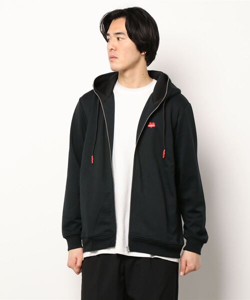 CERCA(チェルカ)の「RM/エナメルロゴ ジップアップ パーカー(パーカー・メンズ・ホワイト/ブラック/グレー・X-LARGE/MEDIUM/LARGE)」の11枚目の写真