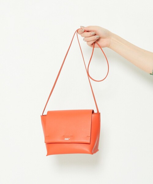 FREAK'S STORE(フリークスストア)の「Anthe/アンテ フラップショルダーバッグ大(ショルダーバッグ・レディース・ブラック/オレンジ/ブルー/グリーン・ONE SIZE)」の4枚目の写真