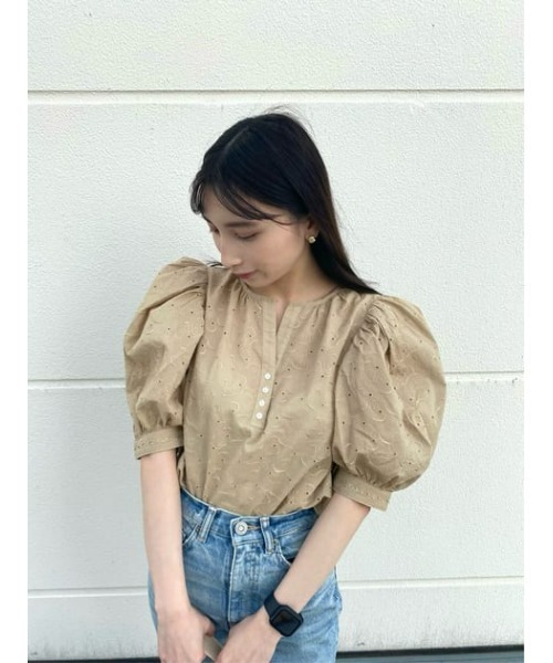 MOUSSY（マウジー）の「EYELET PUFF ブラウス（シャツ/ブラウス
