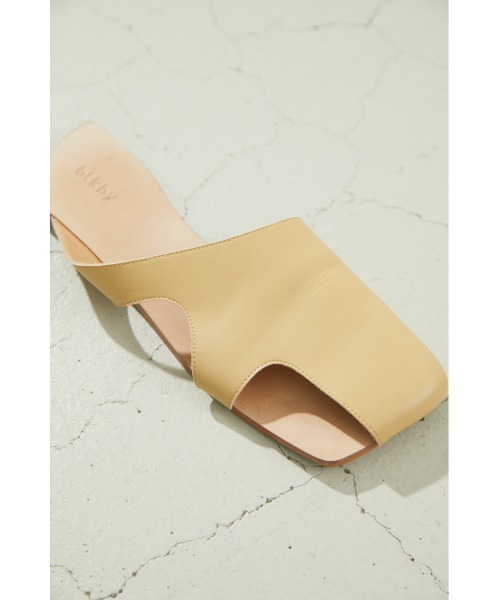 BLACK BY MOUSSY（ブラックバイマウジー）の「cutting mule（カッティングミュール）（サンダル・レディース・ブラック/ベージュ・38/36/37）」の5枚目の写真