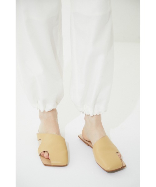 BLACK BY MOUSSY（ブラックバイマウジー）の「cutting mule（カッティングミュール）（サンダル・レディース・ブラック/ベージュ・38/36/37）」の7枚目の写真