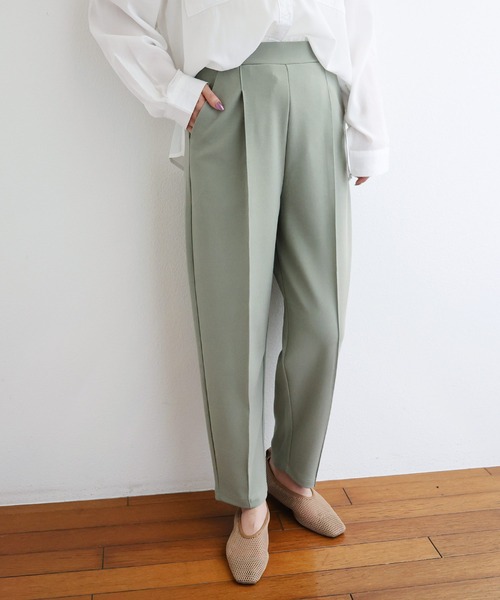 andme（アンドミー）の「梨地ポンチストレッチセンタープレステーパードパンツ（スラックス・レディース・ブラック/ベージュ/ネイビー/グリーン/アイボリー/グレー系その他/ピンク・M/L）」の6枚目の写真