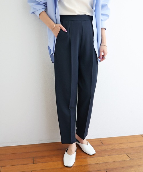 andme（アンドミー）の「梨地ポンチストレッチセンタープレステーパードパンツ（スラックス・レディース・ブラック/ベージュ/ネイビー/グリーン/アイボリー/グレー系その他/ピンク・M/L）」の10枚目の写真