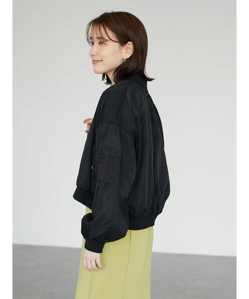 Green Parks(グリーンパークス)の「・ELENCARE DUE ショートMA-1(ブルゾン・レディース・ブラック/カーキ・FREE)」の4枚目の写真