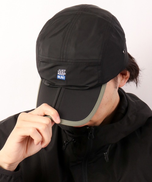 TESTIFY（テスティファイ）の「TESTIFY 折りたたみランニングキャップ/Fold Visor Cap（キャップ・メンズ・ブラック/ベージュ/グリーン・FREE）」の4枚目の写真