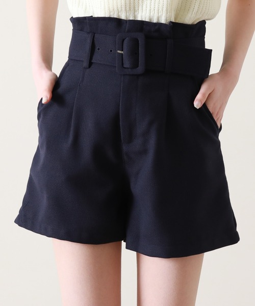 Cheek(チーク)の「【サイズ展開あり】ベルト付きタックショートパンツ(その他パンツ・レディース・ネイビー/カーキ/オレンジ・SMALL/MEDIUM)」の2枚目の写真