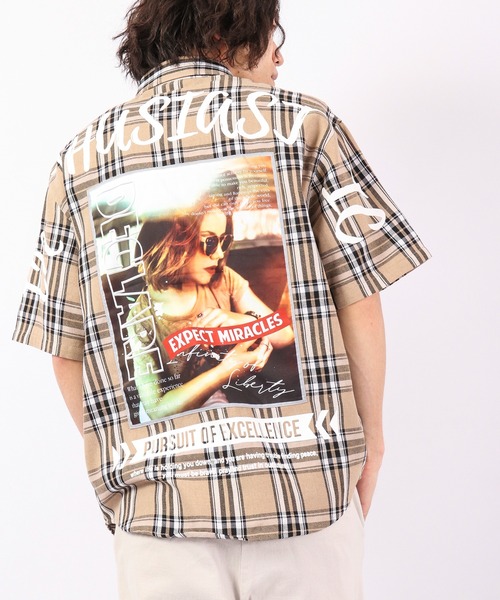 A.T,C in the attic homme（エーティーシーインジアティックオム）の「とろみガールズフォト半袖ルーズシャツ（シャツ/ブラウス・メンズ・ホワイト/ベージュ/ホワイト系その他/ブラック系その他/ブラック・M/L）」の9枚目の写真