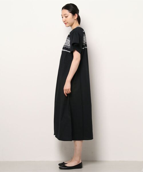 CHILLE（チル）の「クロスステッチ刺繍ワンピース（ワンピース・レディース・ライトブルー/ブラック・FREE）」の9枚目の写真