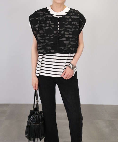 ＡＮＤＪ（アンドジェイ）の「花柄ドビーシフォン2WAYビスチェ（ベスト・レディース・オフホワイト/ブラック・M）」の5枚目の写真