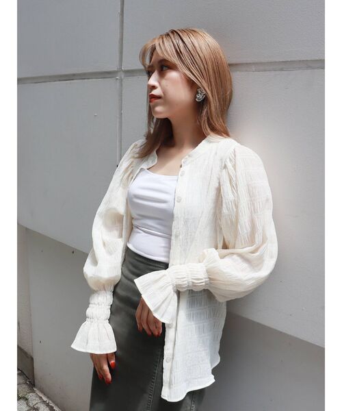 MURUA（ムルーア）の「ワッシャーボリュームブラウス（シャツ/ブラウス・レディース・ブラック/マスタード/アイボリー・FREE）」の17枚目の写真