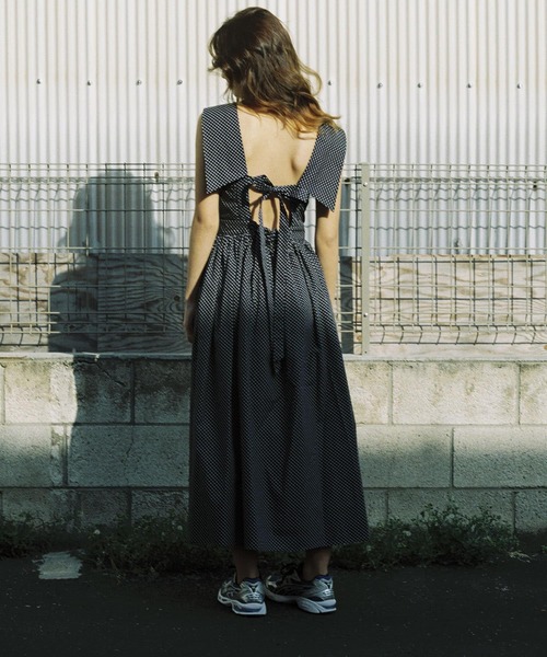 iI（アイ）の「iI　cross onepiese（ワンピース・レディース・その他2・ONE）」の2枚目の写真