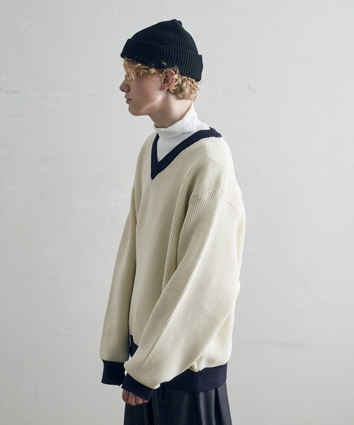 DOOPZ(ドープス)の「オーバーサイズVネックニット(ニット/セーター・メンズ・チャコールグレー/ホワイト・SMALL/MEDIUM/LARGE)」の16枚目の写真