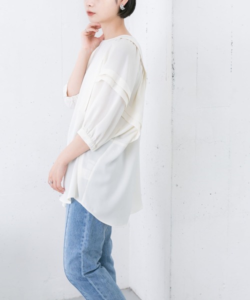 KBF（ケイビーエフ）の「タックギャザースリーブブラウス（シャツ
