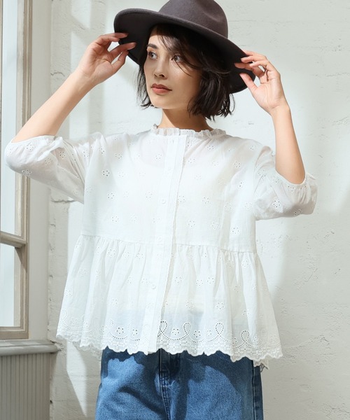 coca(coca)(コカ)の「前開きペプラム刺繍ブラウス(シャツ/ブラウス・レディース・ブラック/ホワイト・ONE SIZE)」の2枚目の写真