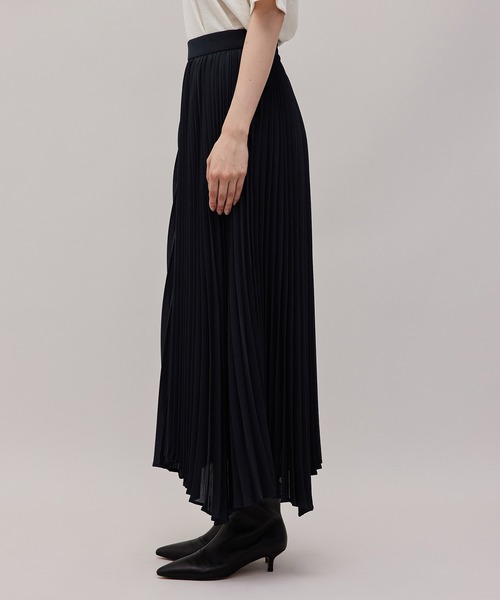 ROPE'(ロペ)の「【秋の新作】セットアップ対応/イレギュラーヘムアコーディオンプリーツスカート(スカート・レディース・ネイビー/キャメル・38/36)」の3枚目の写真