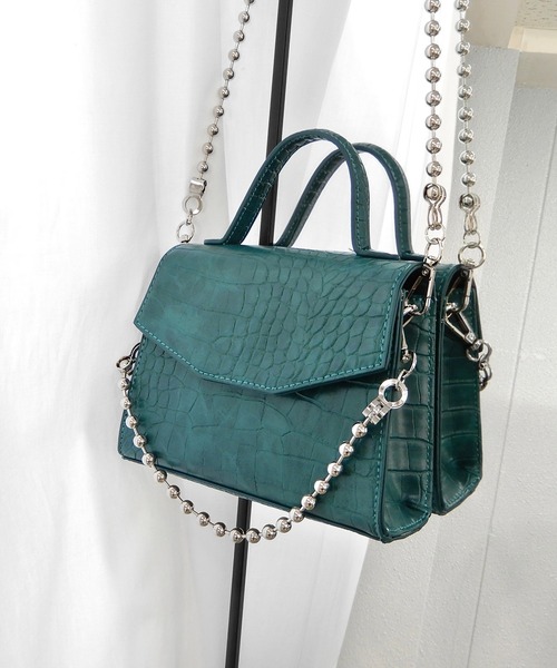 minia（ミニア）の「ボールチェーンのフラップミニショルダー　◆（ショルダーバッグ・レディース・ダークブラウン/ブルーグリーン/ブラック・FREE）」の17枚目の写真