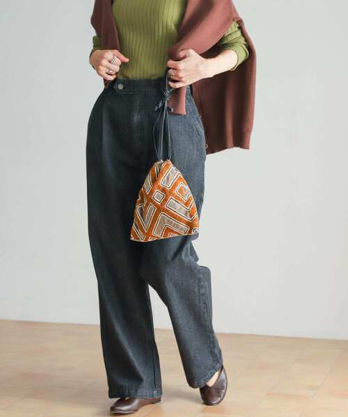 URBAN RESEARCH DOORS(アーバンリサーチドアーズ)の「『セットアップ対応』 フロントタックストレートデニム(デニムパンツ・レディース・ブラック/ブルー・SMALL/MEDIUM)」の7枚目の写真