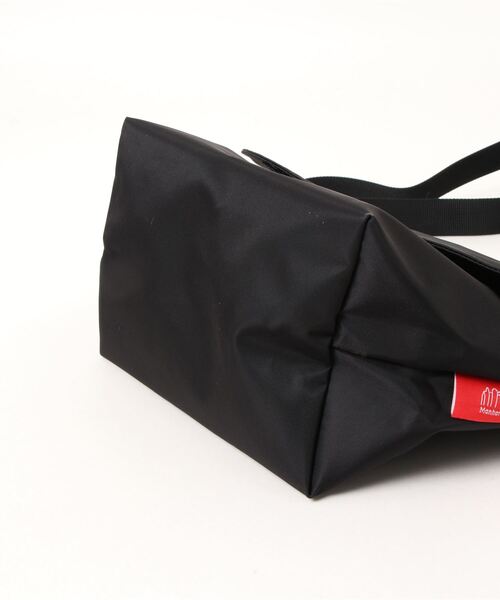 Manhattan Portage（マンハッタンポーテージ）の「Casual Messenger Bag Matte Twill（メッセンジャーバッグ・メンズ・ブラック・X-SMALL）」の13枚目の写真