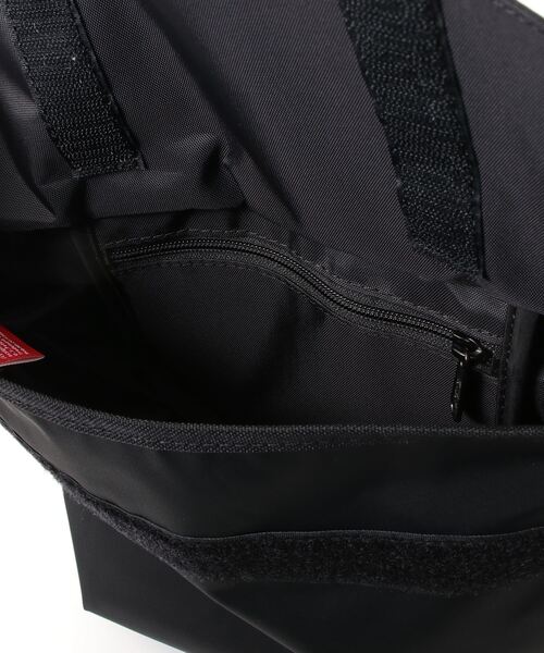 Manhattan Portage（マンハッタンポーテージ）の「Casual Messenger Bag Matte Twill（メッセンジャーバッグ・メンズ・ブラック・X-SMALL）」の15枚目の写真