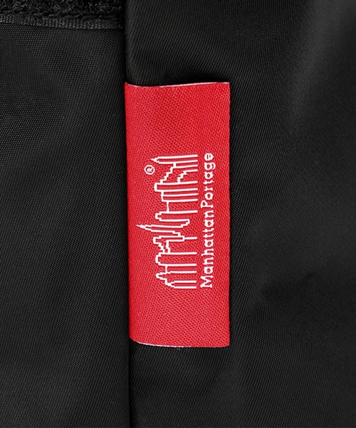 Manhattan Portage（マンハッタンポーテージ）の「Casual Messenger Bag Matte Twill（メッセンジャーバッグ・メンズ・ブラック・X-SMALL）」の3枚目の写真