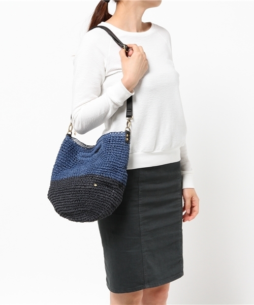 ikka（イッカ）の「バイカラー雑材ショルダーBAG（ショルダーバッグ・レディース・オレンジ/ネイビー/ベージュ・FREE）」の8枚目の写真