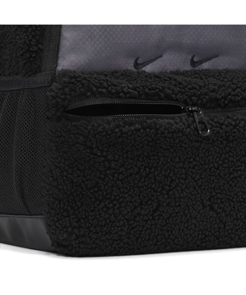 NIKE(ナイキ)の「ナイキ ブラジリア JDI キッズ ミニ バックパック (11L) / Nike Brasilia JDI Kids' Mini Backpack (11L)(バックパック/リュック・キッズ・ピンク系その他/ブラック・ONE SIZE)」の16枚目の写真