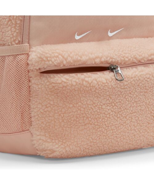 NIKE(ナイキ)の「ナイキ ブラジリア JDI キッズ ミニ バックパック (11L) / Nike Brasilia JDI Kids' Mini Backpack (11L)(バックパック/リュック・キッズ・ピンク系その他/ブラック・ONE SIZE)」の7枚目の写真
