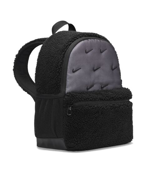 NIKE(ナイキ)の「ナイキ ブラジリア JDI キッズ ミニ バックパック (11L) / Nike Brasilia JDI Kids' Mini Backpack (11L)(バックパック/リュック・キッズ・ピンク系その他/ブラック・ONE SIZE)」の4枚目の写真