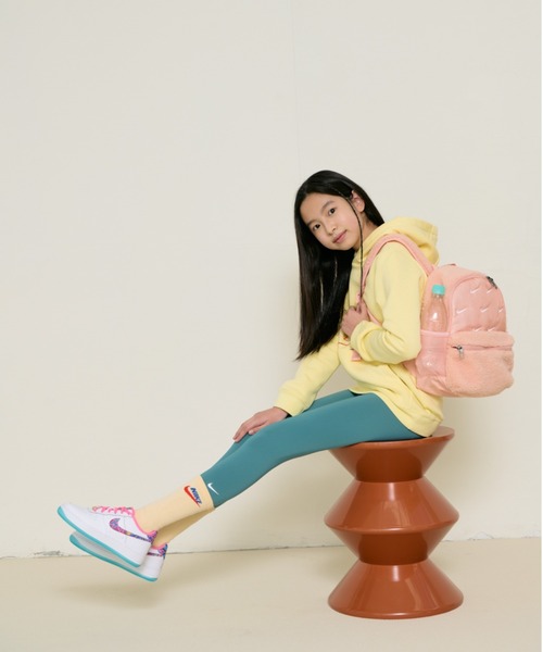 NIKE(ナイキ)の「ナイキ ブラジリア JDI キッズ ミニ バックパック (11L) / Nike Brasilia JDI Kids' Mini Backpack (11L)(バックパック/リュック・キッズ・ピンク系その他/ブラック・ONE SIZE)」の6枚目の写真