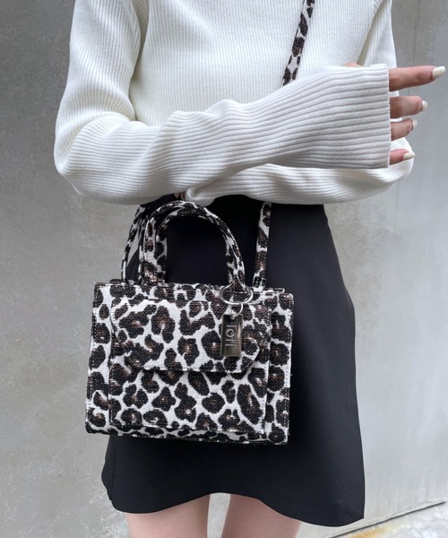 loti（ロティ）の「loti ポケットミニスクエアBAG（ショルダーバッグ・レディース・ホワイト系その他/ブラック/ブラック系その他・FREE）」の5枚目の写真