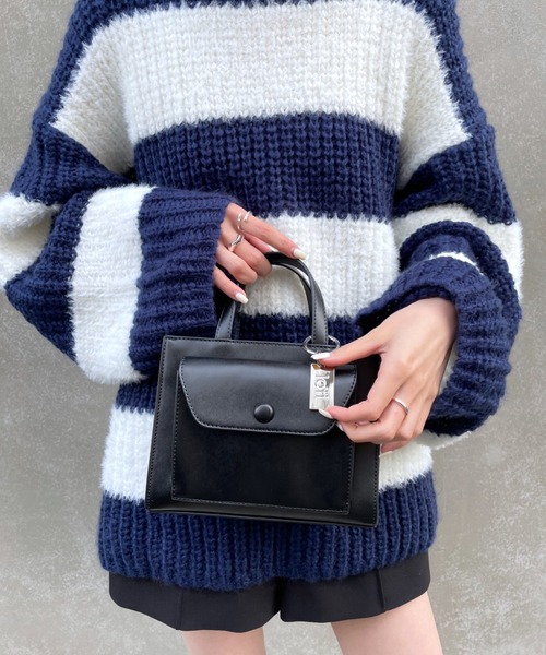loti（ロティ）の「loti ポケットミニスクエアBAG（ショルダーバッグ・レディース・ホワイト系その他/ブラック/ブラック系その他・FREE）」の6枚目の写真