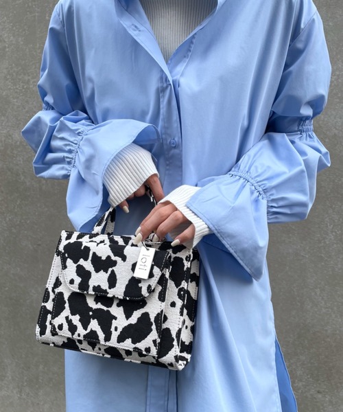loti（ロティ）の「loti ポケットミニスクエアBAG（ショルダーバッグ・レディース・ホワイト系その他/ブラック/ブラック系その他・FREE）」の11枚目の写真