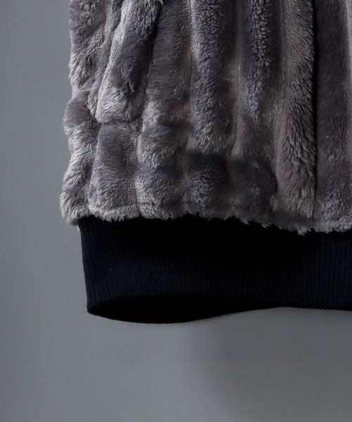 SITRY（シトリー）の「Soft fur side logo hoodie/ソフト ファー サイドロゴ フーディー/パーカー（ブルゾン