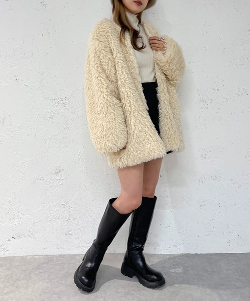 apres jour mignon(アプレジュールミニョン)の「フェイクファーコート【ZOZOTOWN限定アイテム】(その他アウター・レディース・グレー/ピンク/アイボリー/ブラック・フリー/X-LARGE)」の5枚目の写真